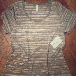 Woman’s LuLaRoe Classic T in Large